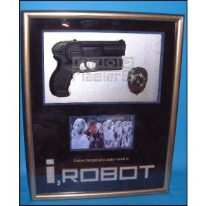 I,ROBOTPolice Badge + Pistol Display